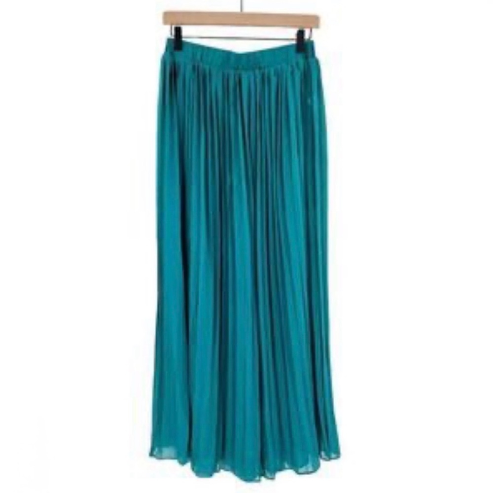 Listicle NWOT Teal Pleated High Rise Wide Leg Cropped Pants w/ Built in Shorts